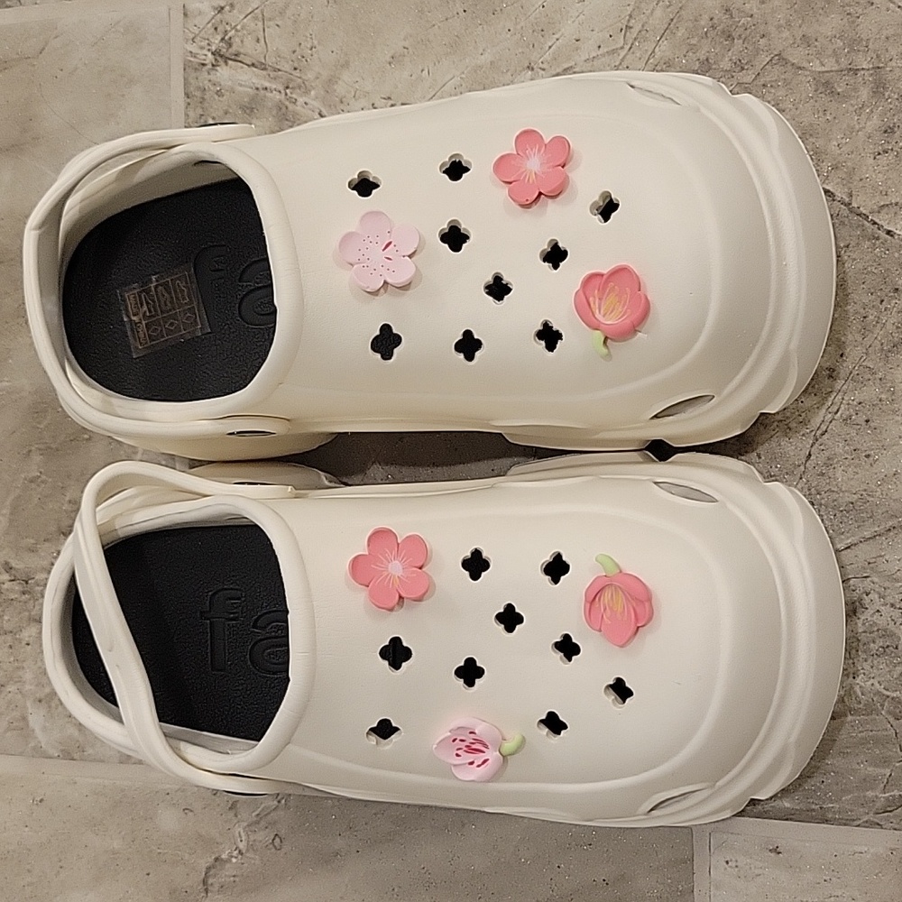 Women's clog NEW!